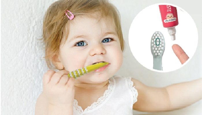 bàn chải đánh răng cho bé 15 tháng